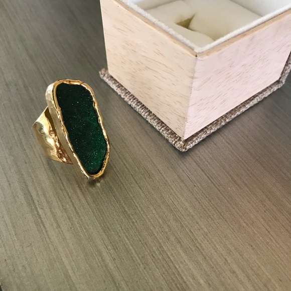 Tsavorite Ring - Picture 6 of 10